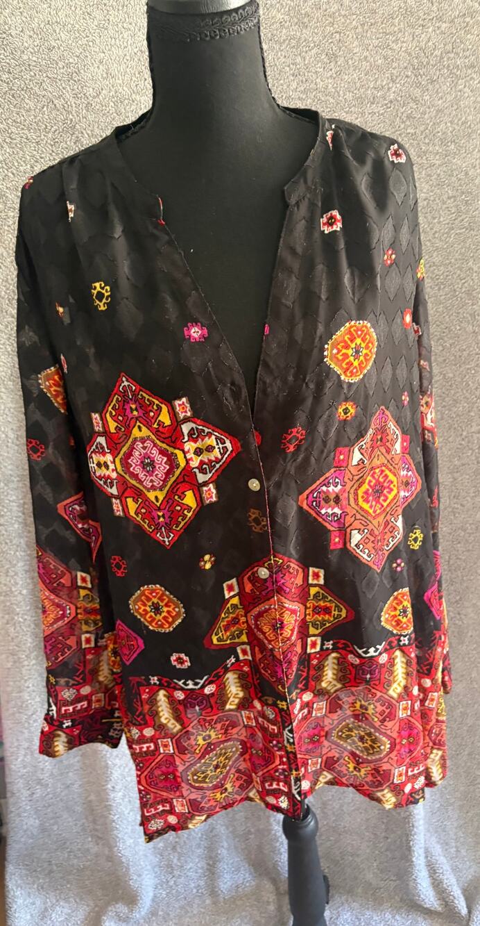 Ruby Rd Size 18 Black Medallion Print Button Blouse Plus